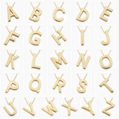 Collier avec des initiales de lettres d'amour