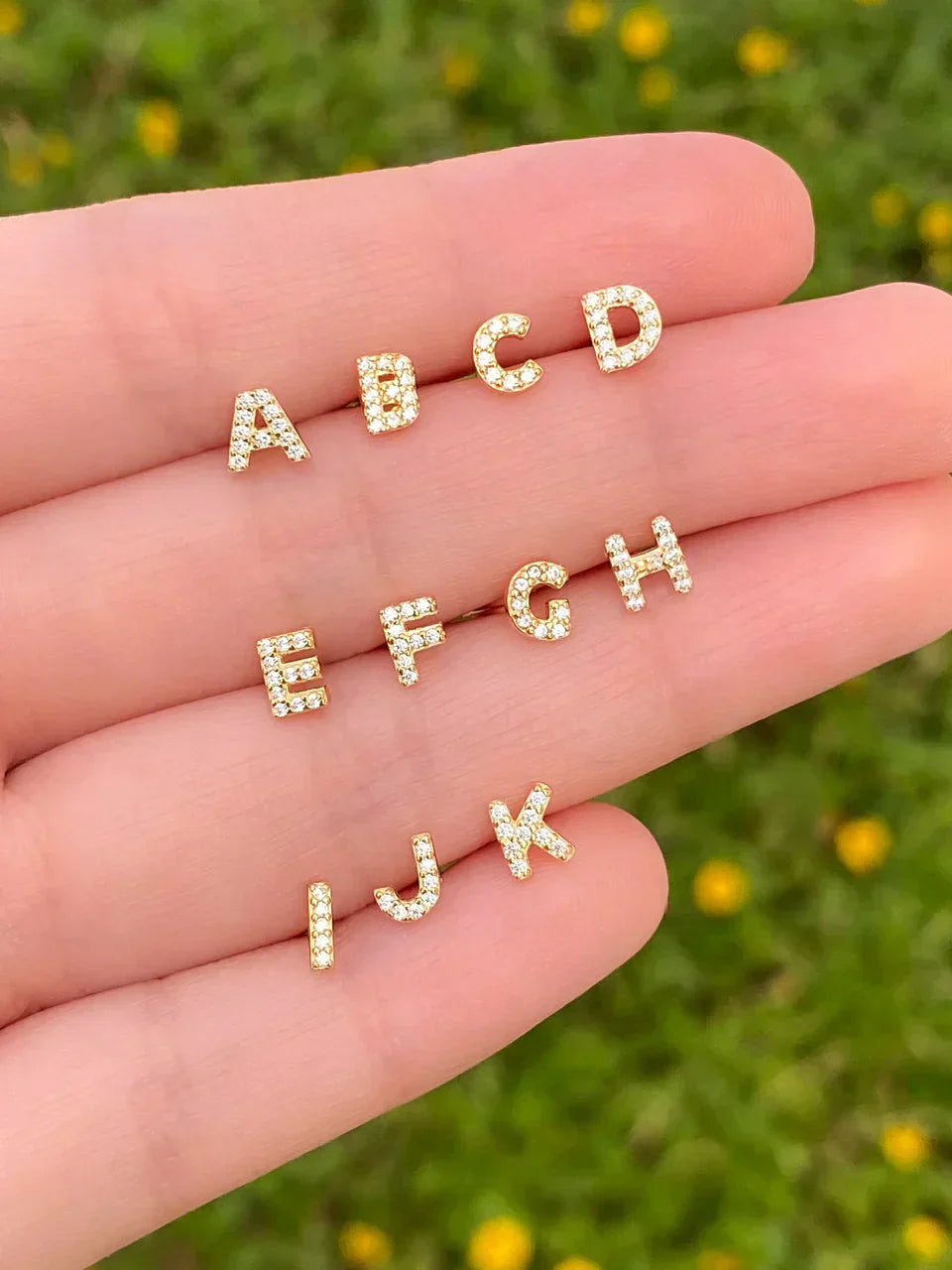 Boucle d'oreille initiale